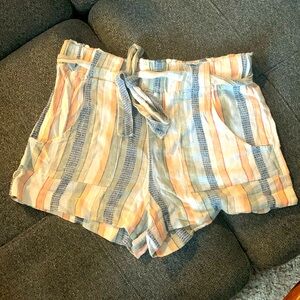 Linen striped high waisted shorts with drawstring